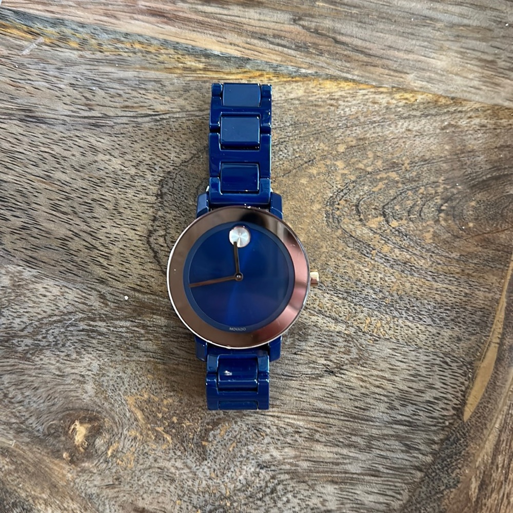 MOVADO bold